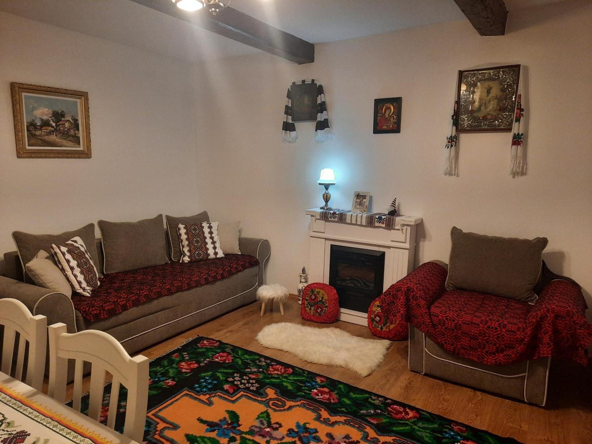 Casa Bunicilor Villa Ciprian Porumbescu Eksteriør bilde